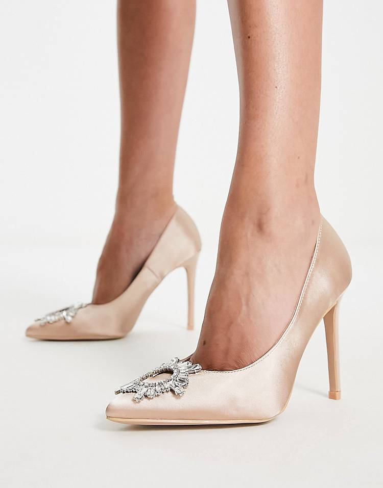 Be Mine Adore pumps with embellishment in champagnes